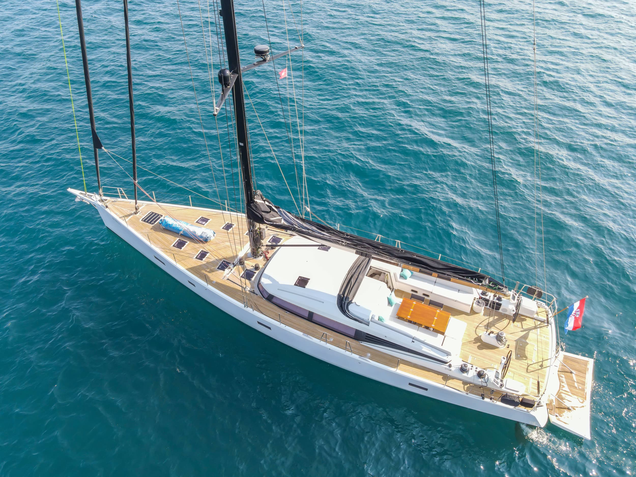 https://backend.blacksails-yachting.com/wp-content/uploads/2025/02/n2.jpg