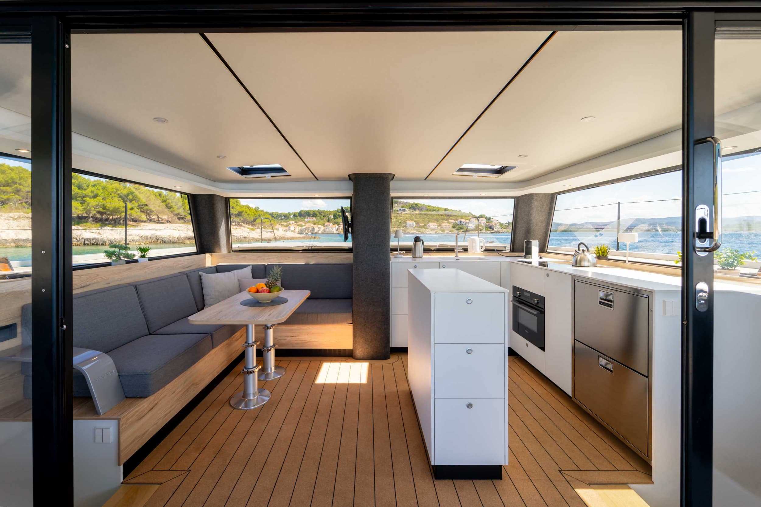 https://backend.blacksails-yachting.com/wp-content/uploads/2025/07/E1.jpg
