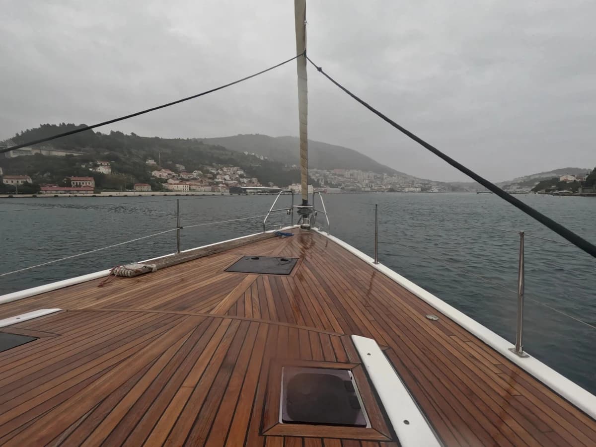 https://backend.blacksails-yachting.com/wp-content/uploads/2024/10/Beitrag-3-Bild-5-1200px-4x3-2.webp