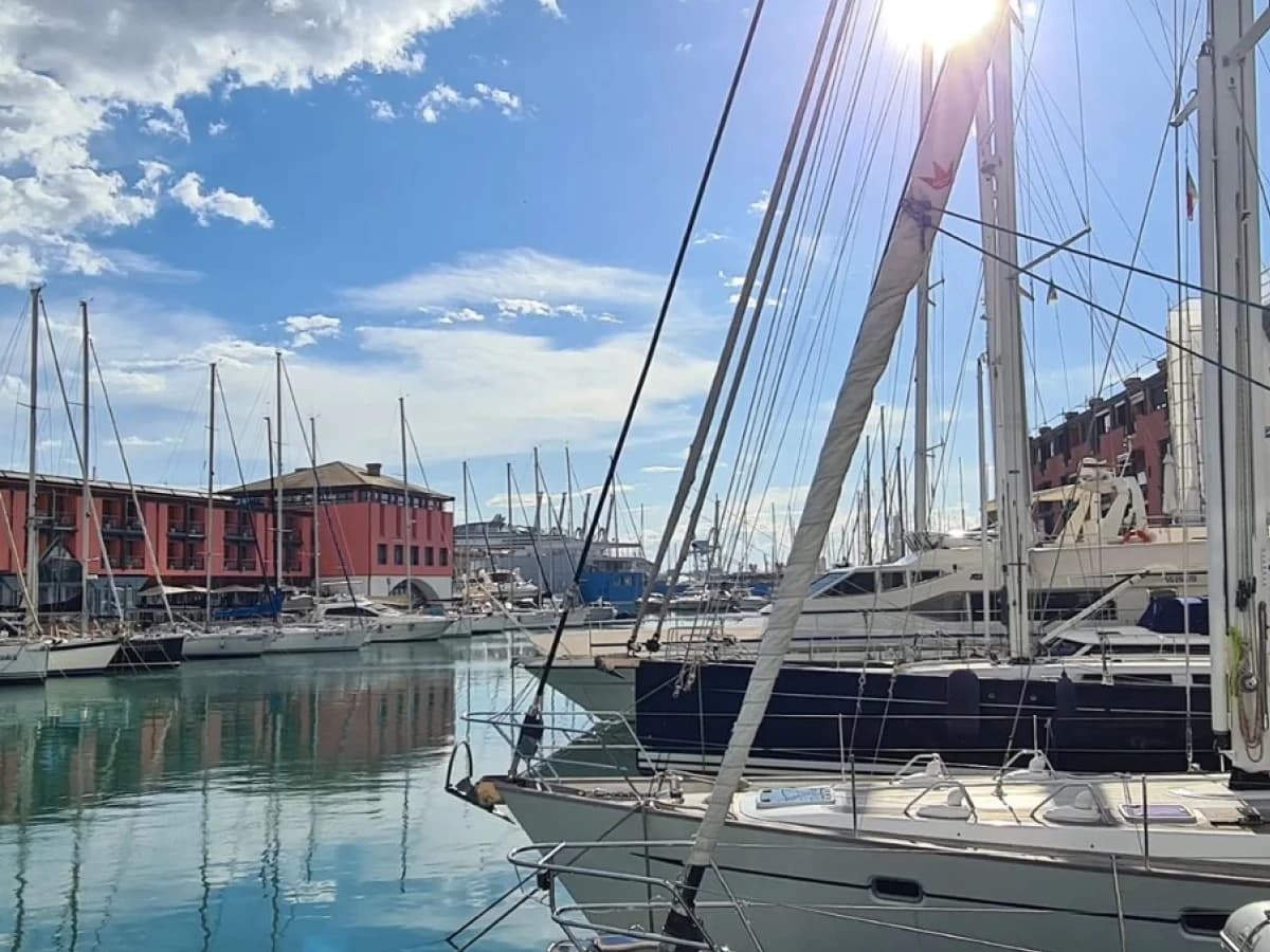https://backend.blacksails-yachting.com/wp-content/uploads/2024/10/Beitrag-5-Bild-3-1200px-4x3-1.webp