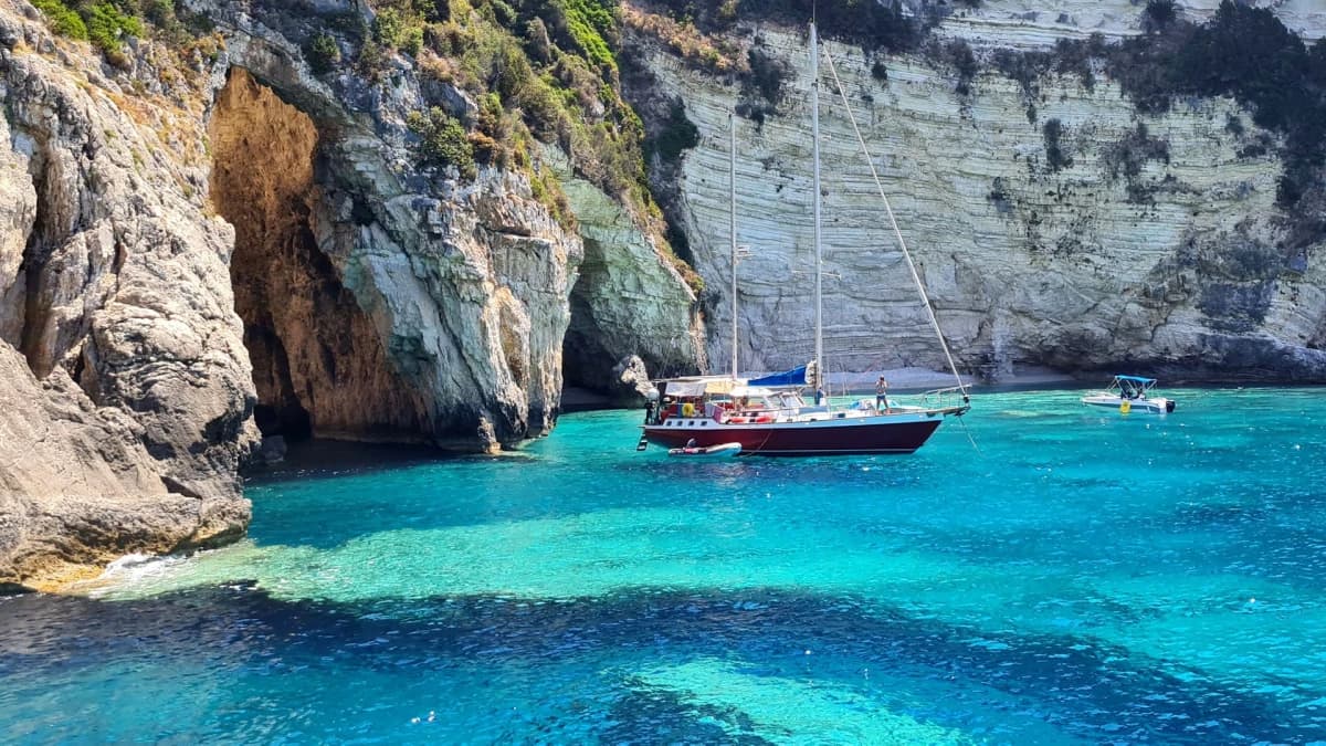 https://backend.blacksails-yachting.com/wp-content/uploads/2024/10/Beitrag-7-Bild-6-1200px-16x9-2.webp
