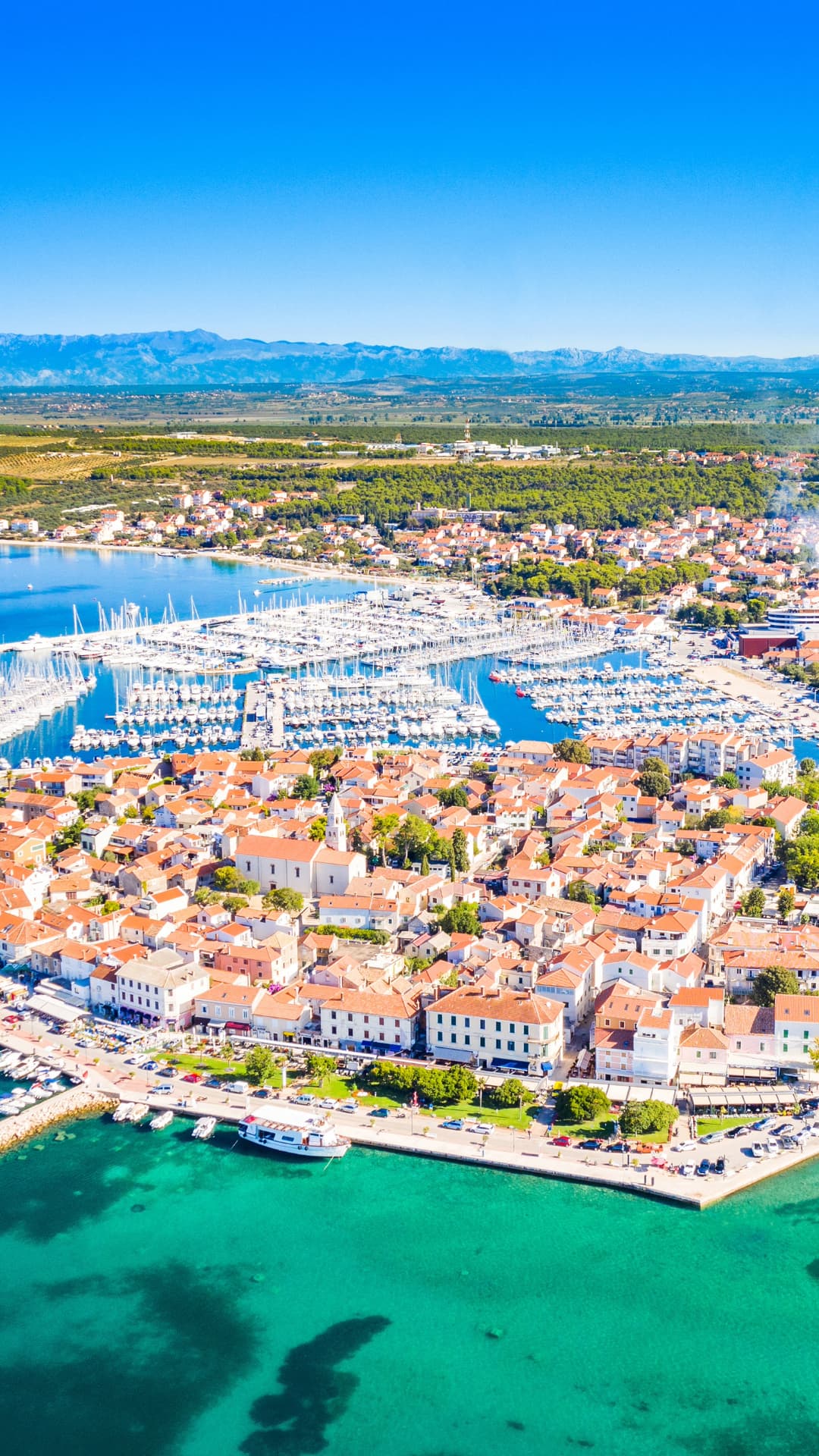 Luftaufnahme der Marina Kornati in Biograd, Ausgangspunkt für Yachtcharter in Norddalmatien mit BlackSails-Yachting
