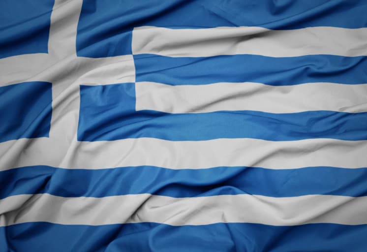 Griechische Flagge – Symbol für Inselvielfalt, Sonne und Yachtcharter in der Ägäis mit BlackSails-Yachting.