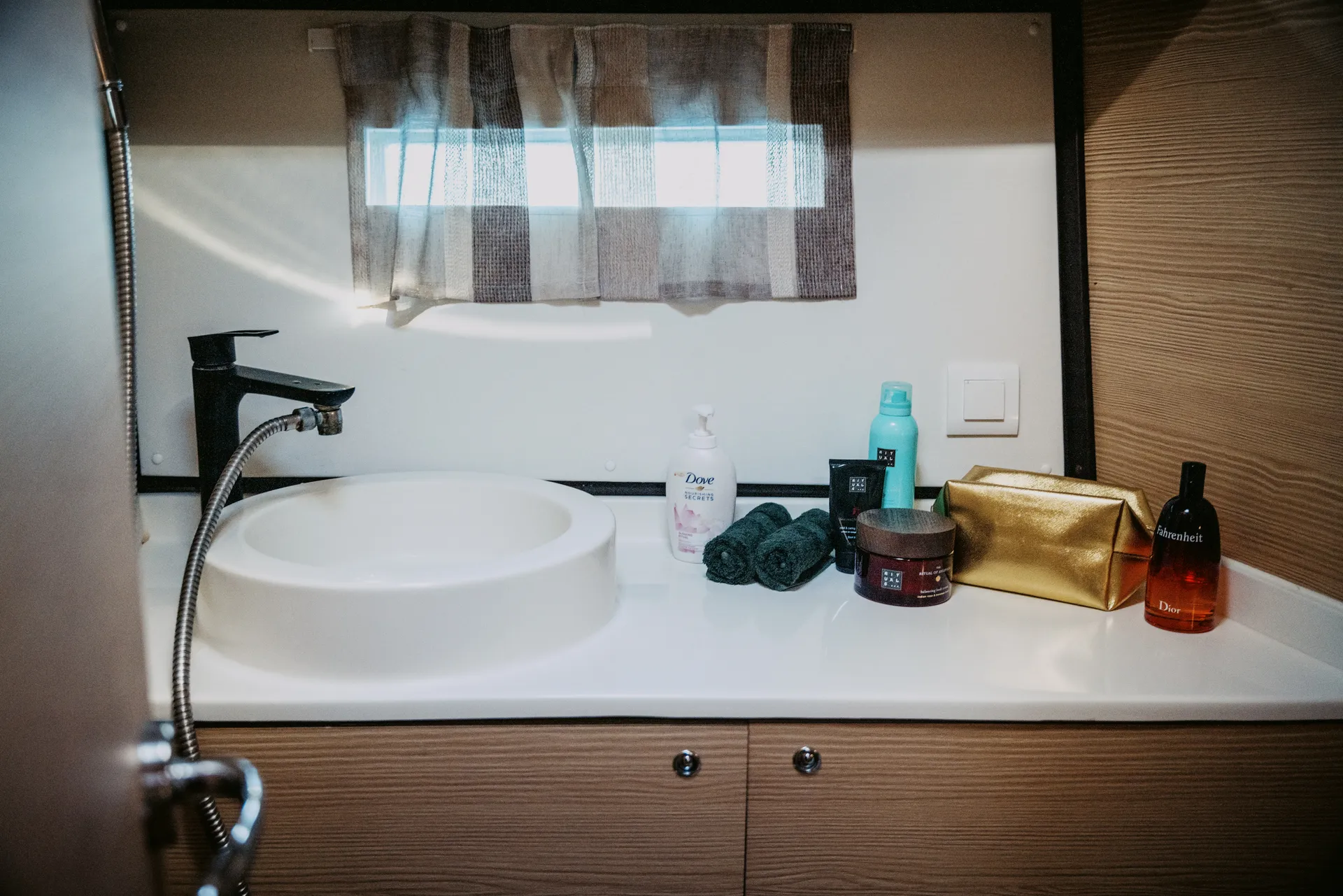Wohlbefinden darf auch im Badezimmer nicht fehlen. 